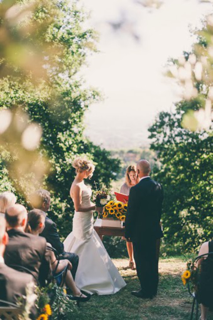 outdoor wedding ceremony in Tuscany