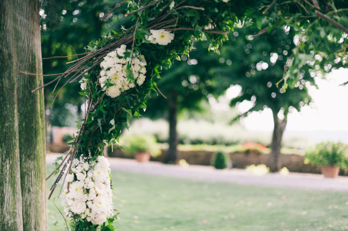 wedding outdor ceremony decor Tuscan country