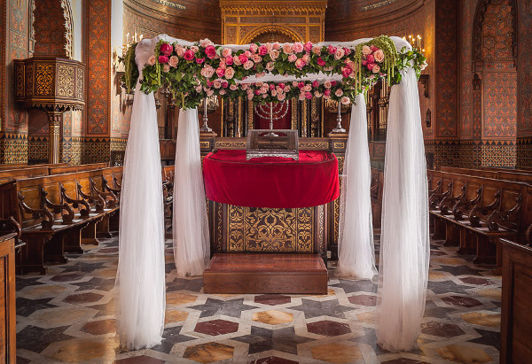Huppah decor Jewish wedding Tuscany