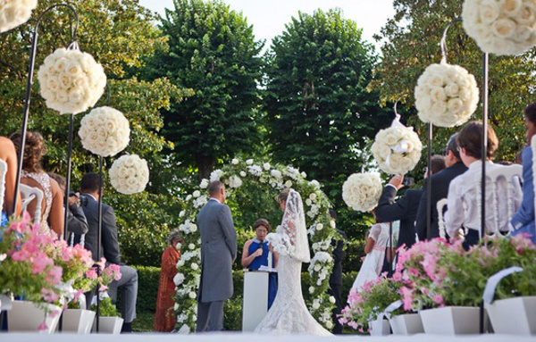 Ceremony flowers arch Florence Tuscany 