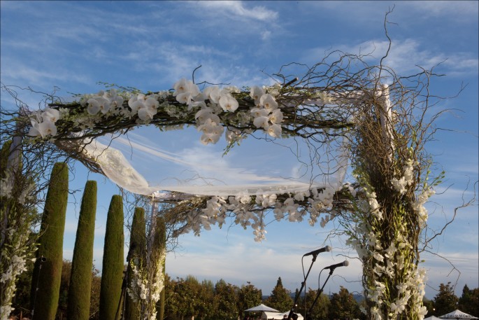 Huppah Decor white Flowers 