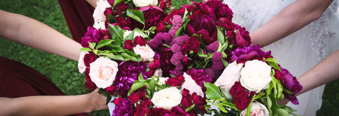 burgundy-wedding-flowers
