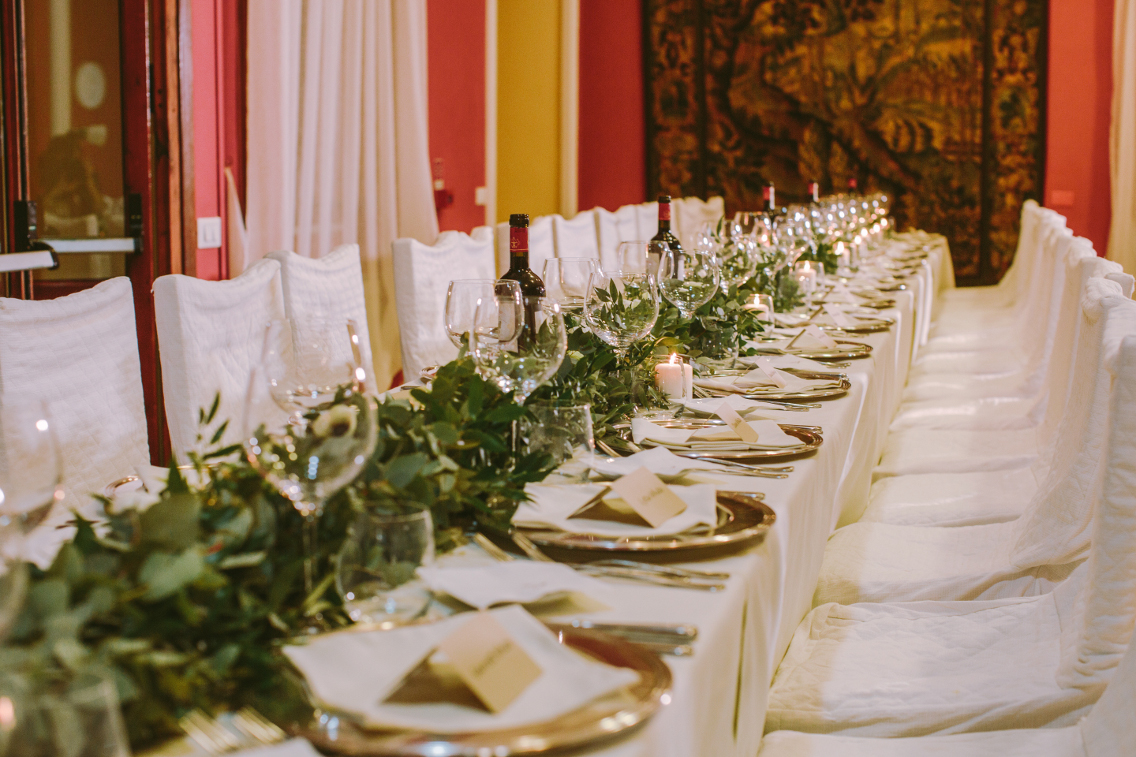 garland-tablescape-decor-tuscany