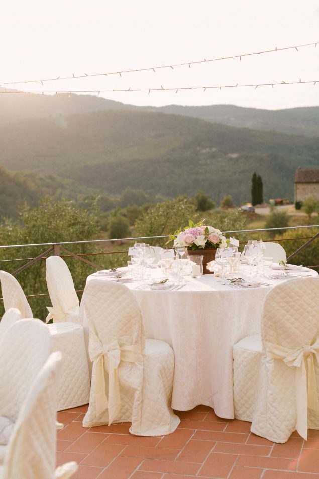 country-wedding-centertable-decor-tuscany