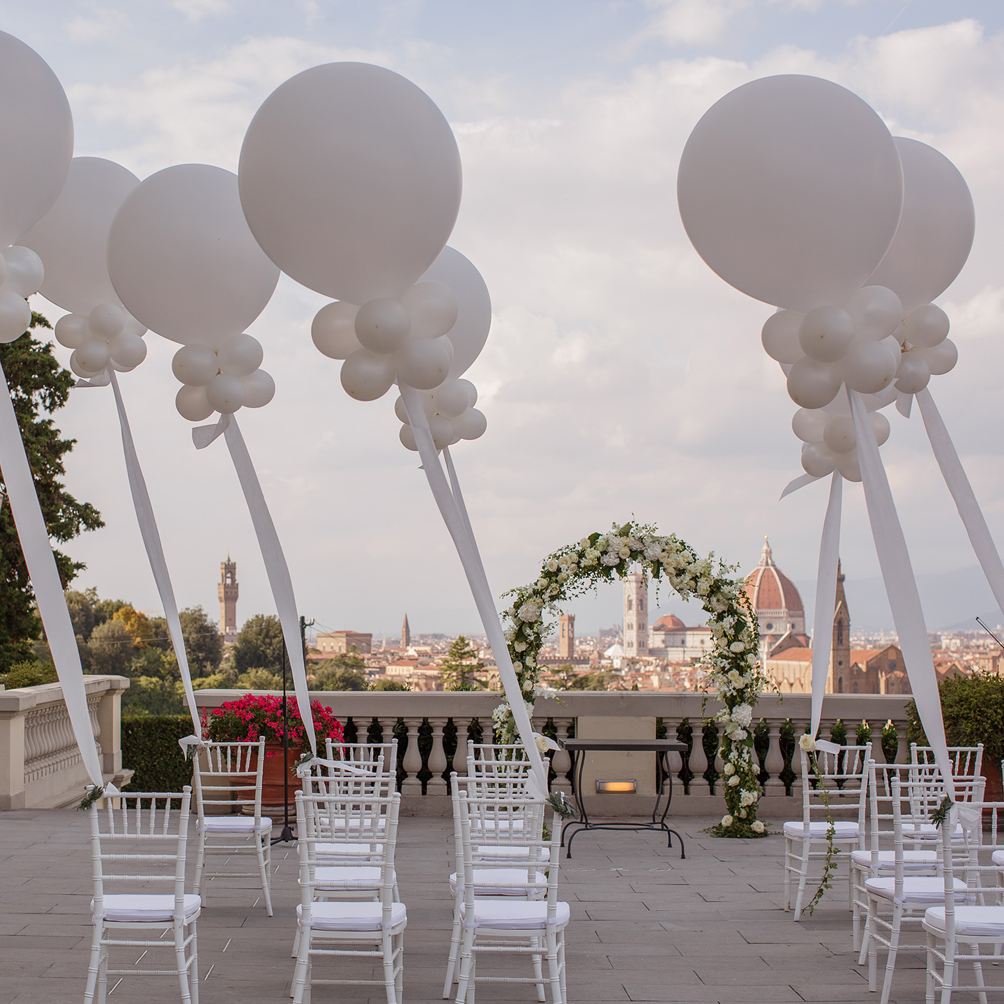 wedding-flowers-arch-tuscany