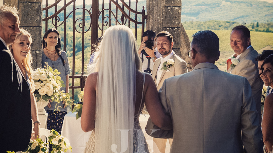 arrival-of-the-bride-tuscany