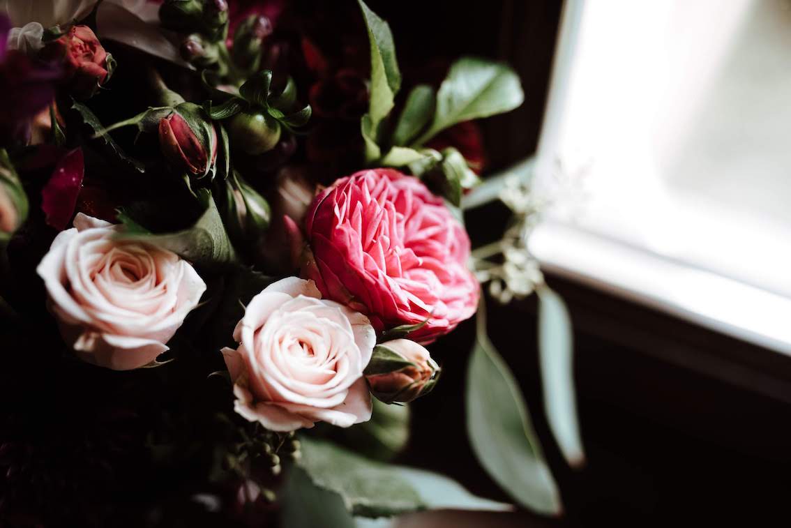 burgundy-wedding-flowers