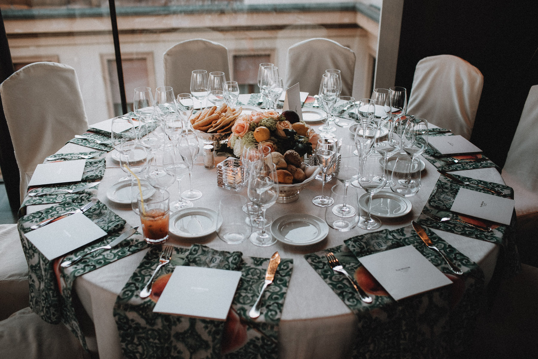 wedding-centerpiece-with-fruits