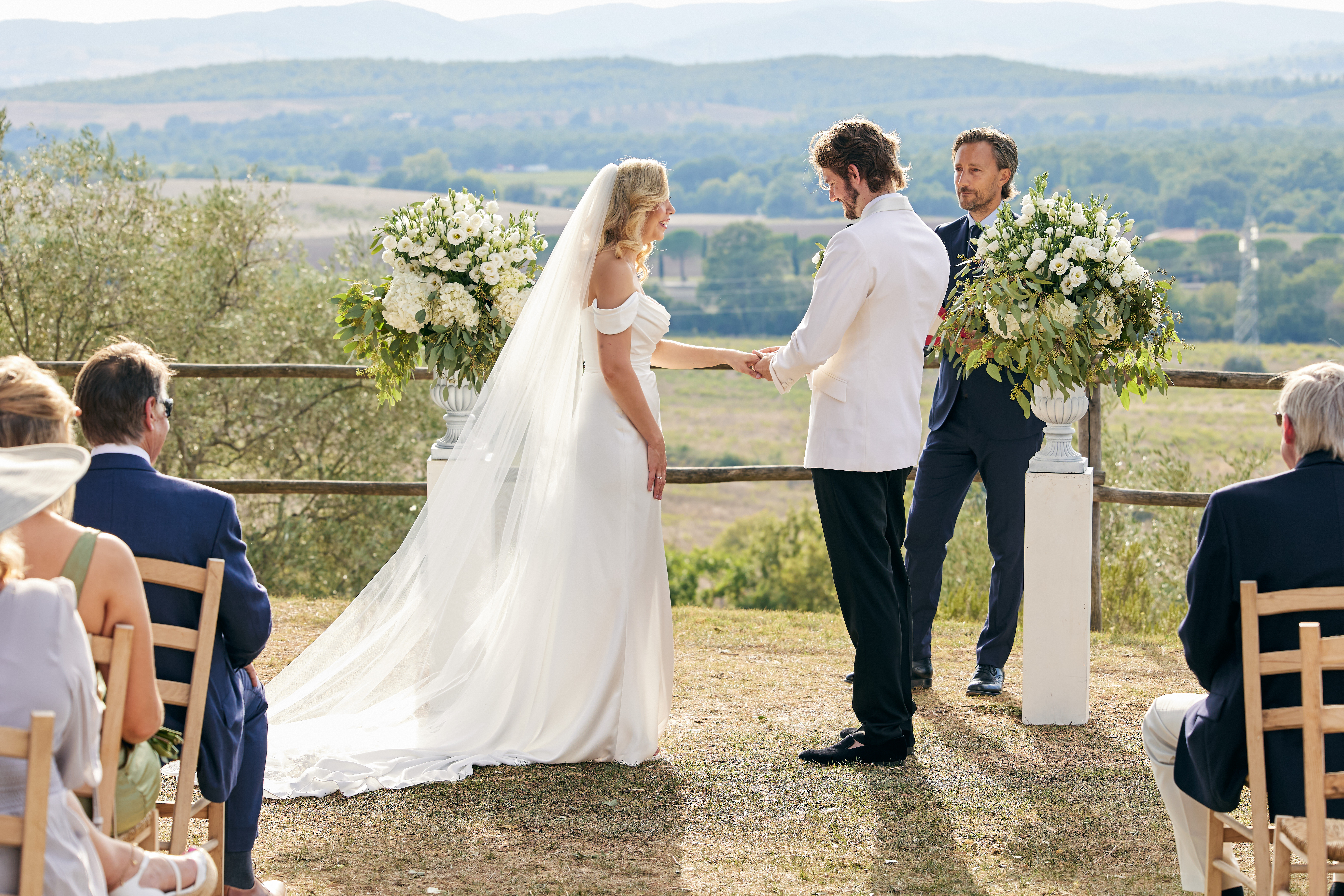 conti-san-bonifacio-wedding-flowers-tuscany