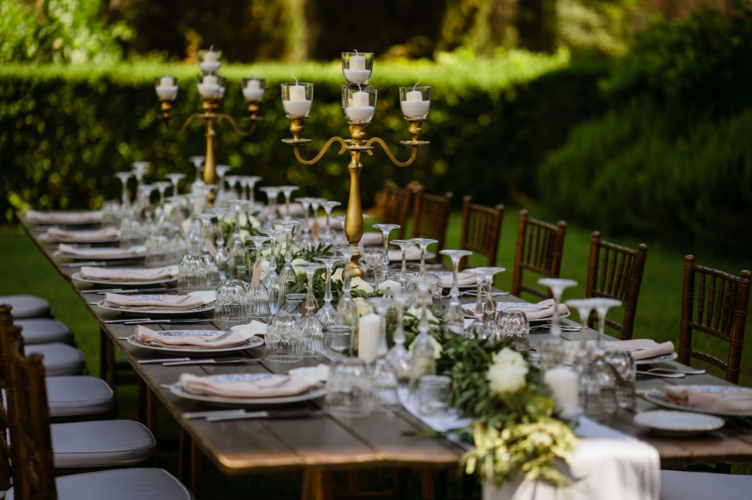 wedding-table-flower-in-tuscany