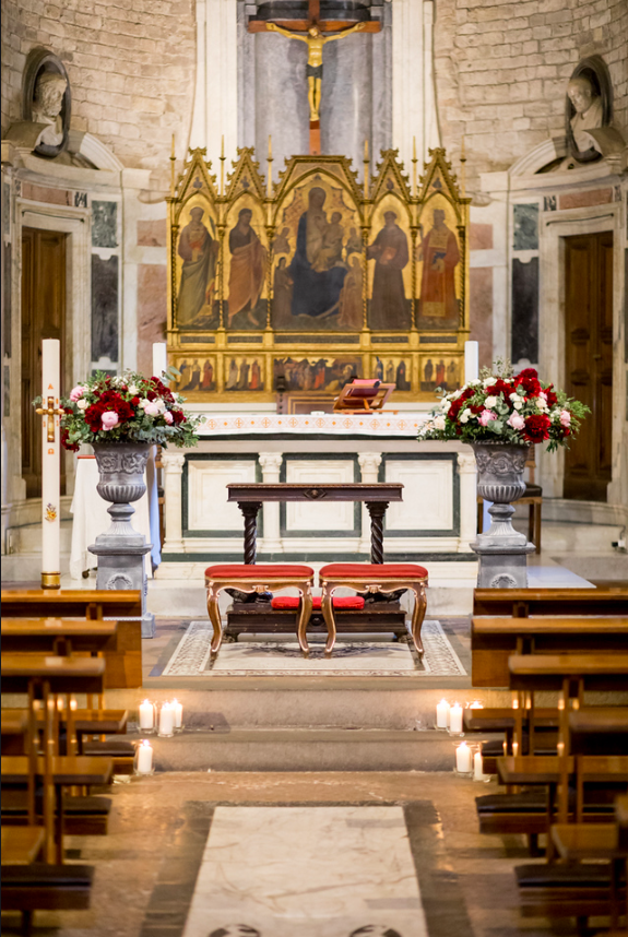 church-wedding-flowers-tuscany-italy